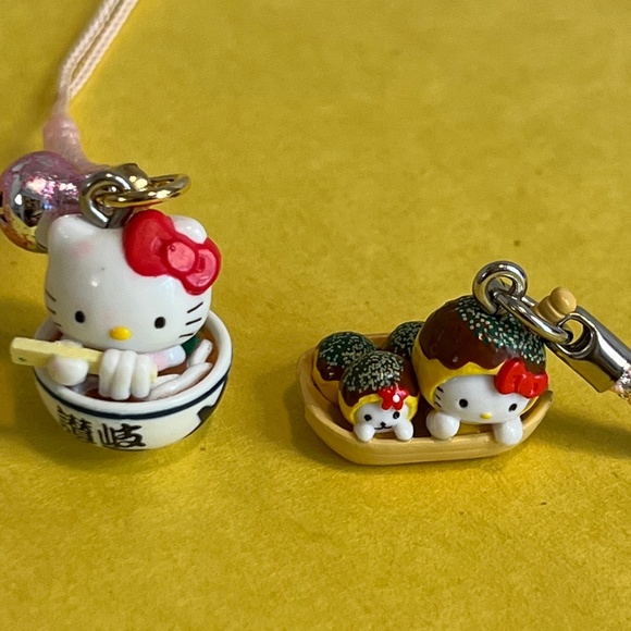 Vintage Hello Kitty　Local Netsuke "Osaka Takoyaki & Kagawa Udon" - Picture 5 of 8